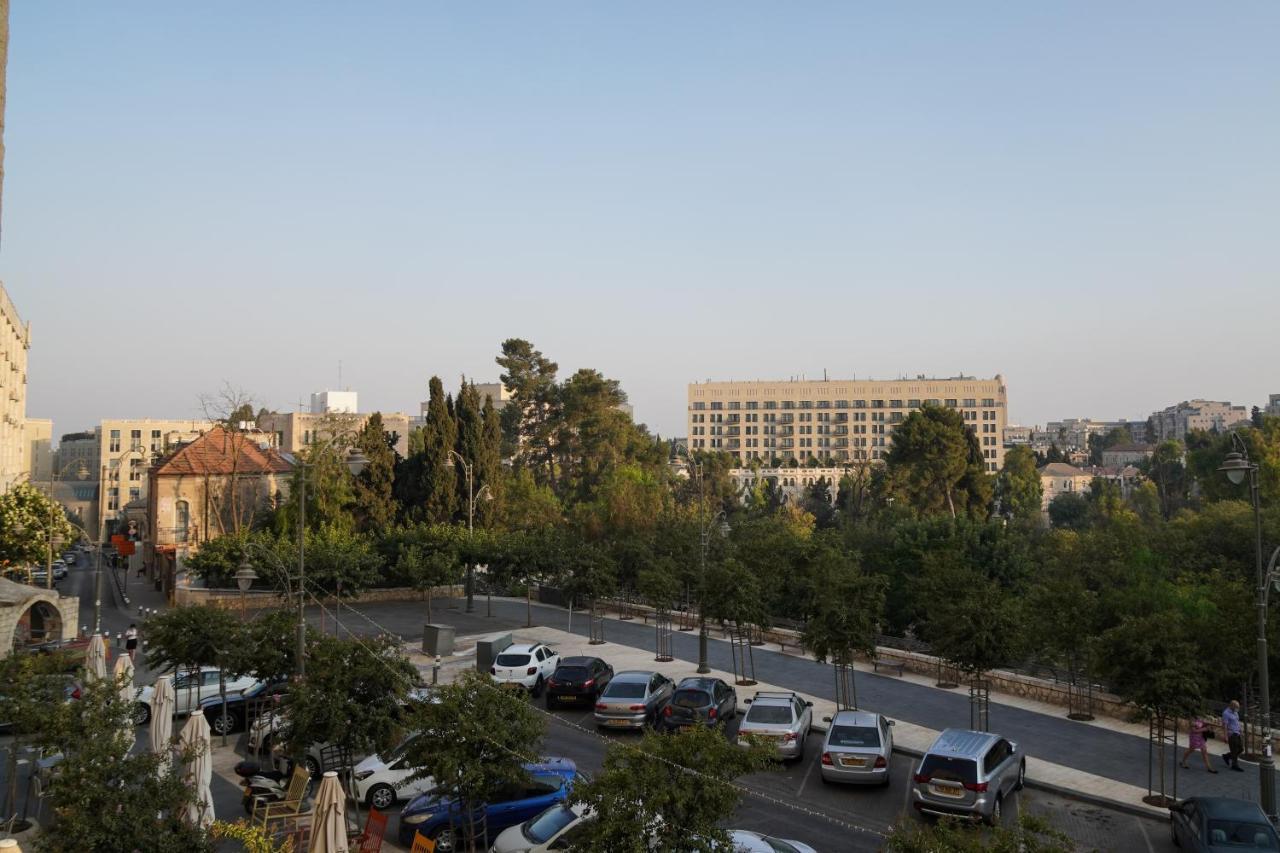 Apartique Hotel Jerusalem Exterior photo